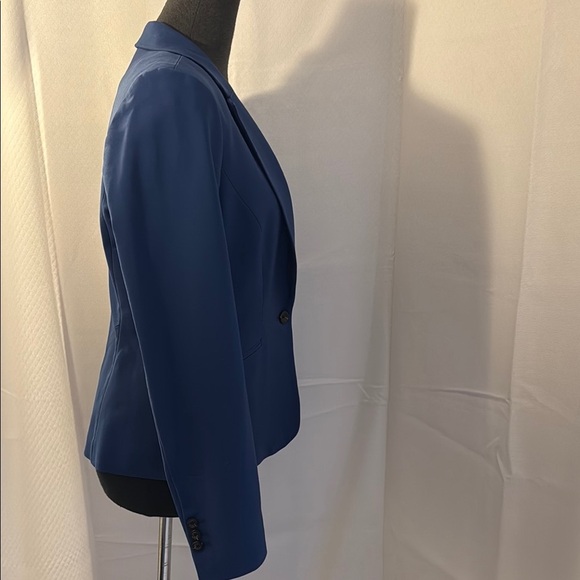 RW&CO. Elegant Blue Women's Blazer with stretch lining. Size 10. - Picture 7 of 13